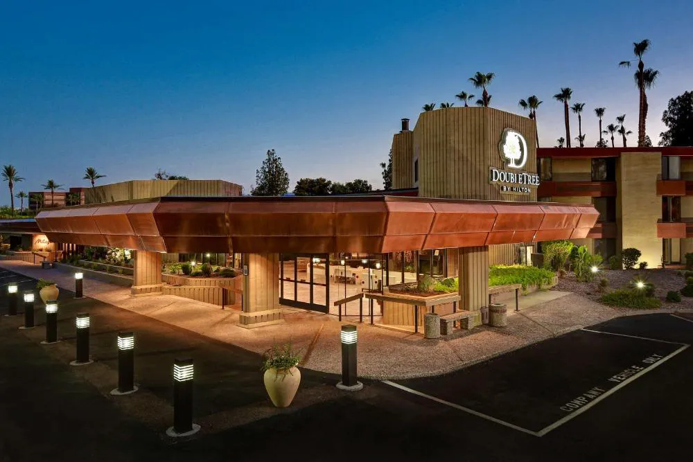 DoubleTree by Hilton Phoenix Tempe hotel hero