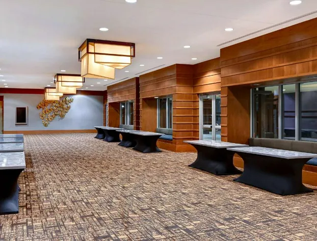 DoubleTree by Hilton Phoenix Tempe hotel detail image 4