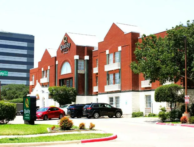 Quality Suites Irving-Las Colinas hotel detail image 1