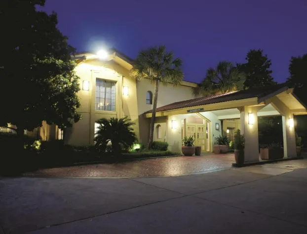 Quality Inn & Suites North Charleston - Ashley Phosphate hotel detail image 1