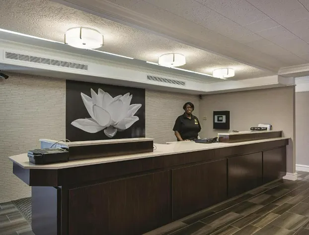 Quality Inn & Suites North Charleston - Ashley Phosphate hotel detail image 4