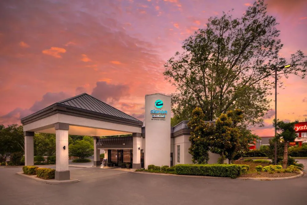 Clarion Pointe Morrow - Atlanta South hotel hero