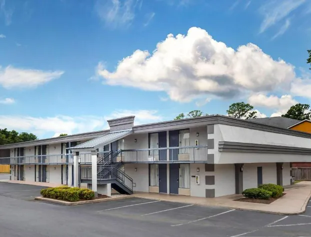 Clarion Pointe Morrow - Atlanta South hotel detail image 1