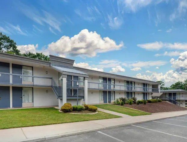 Clarion Pointe Morrow - Atlanta South hotel detail image 4