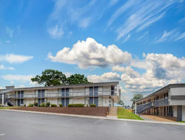 Clarion Pointe Morrow - Atlanta South hotel detail image 2