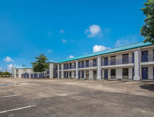 Motel 6 Pensacola, FL - NAS hotel detail image 1