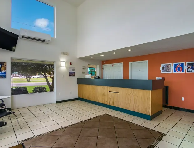 Motel 6 Pensacola, FL - NAS hotel detail image 2