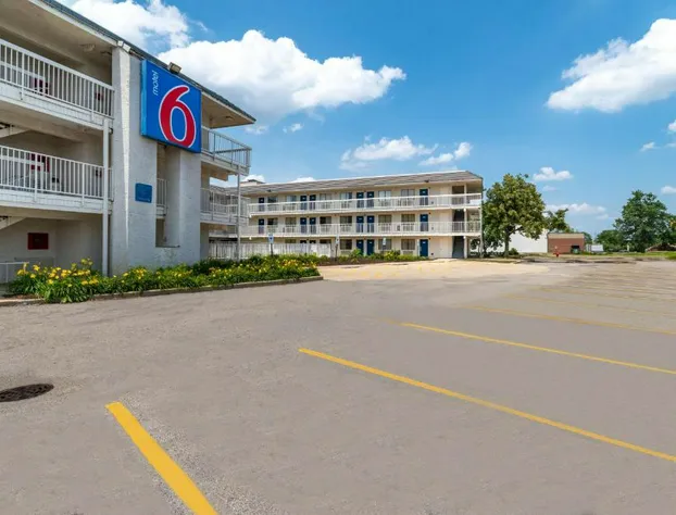 Motel 6 Rolling Meadows, IL - Chicago Northwest hotel detail image 1