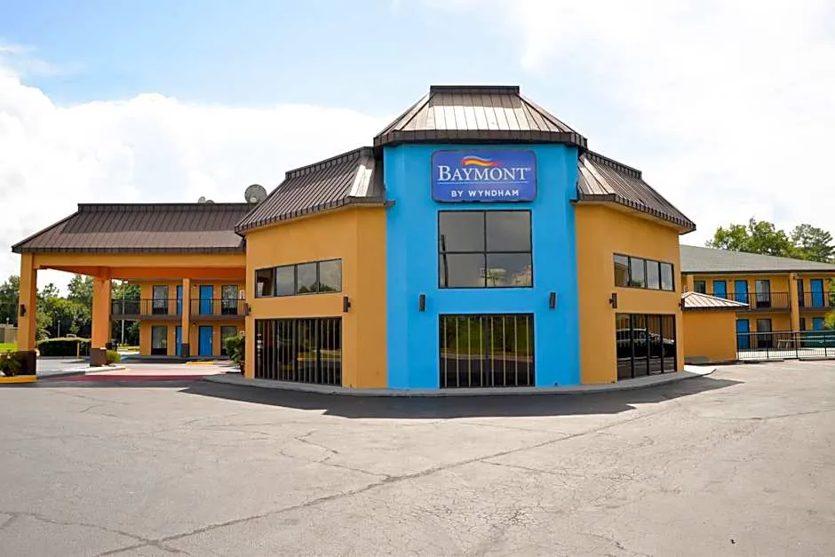 Baymont by Wyndham Santee hotel hero