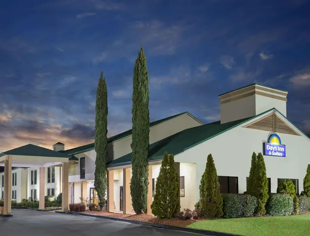 Days Inn & Suites by Wyndham Peachtree Corners/Norcross hotel detail image 1