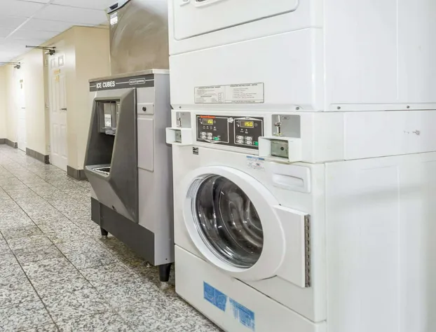 Days Inn & Suites by Wyndham Peachtree Corners/Norcross hotel detail image 3