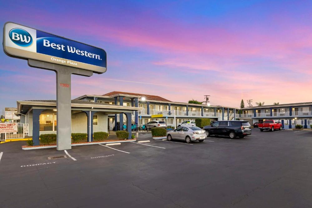 Best Western Orange Plaza hotel hero