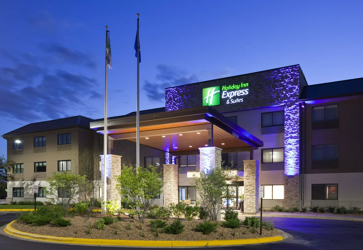 Holiday Inn Express & Suites Minneapolis – West End by IHG hotel hero