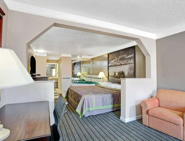 Super 8 by Wyndham Knoxville East hotel detail image 3