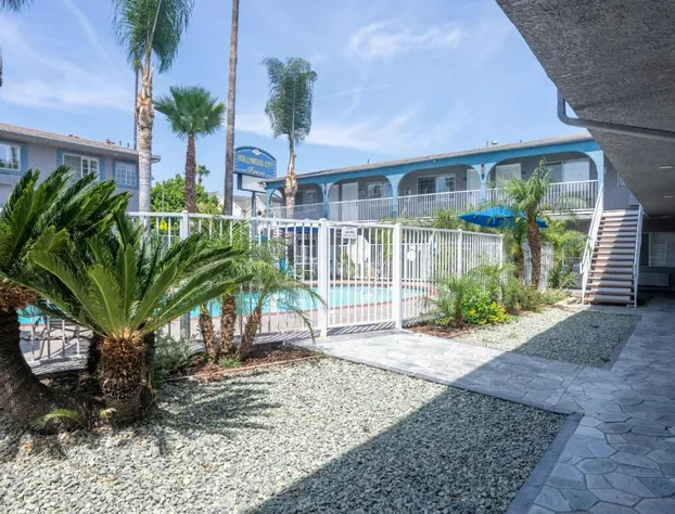 Hollywood City Inn hotel detail image 1