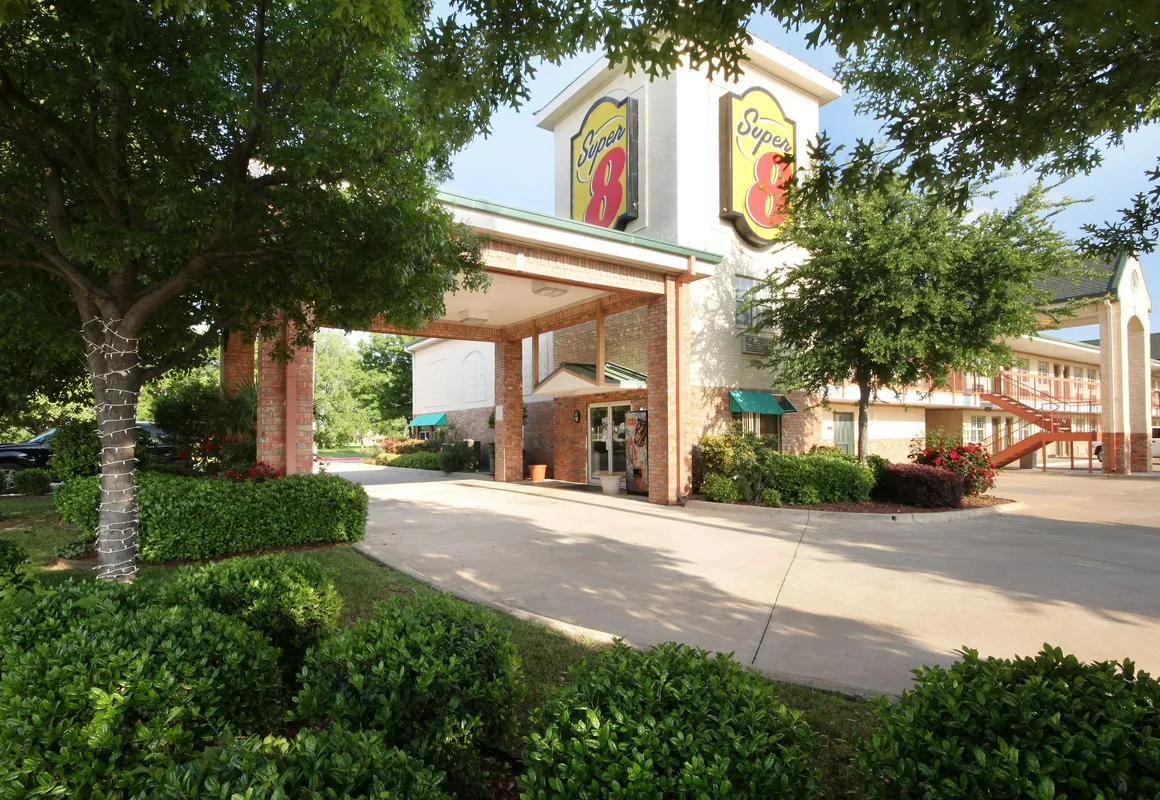 Super 8 by Wyndham Arlington Near AT&T Stadium hotel hero