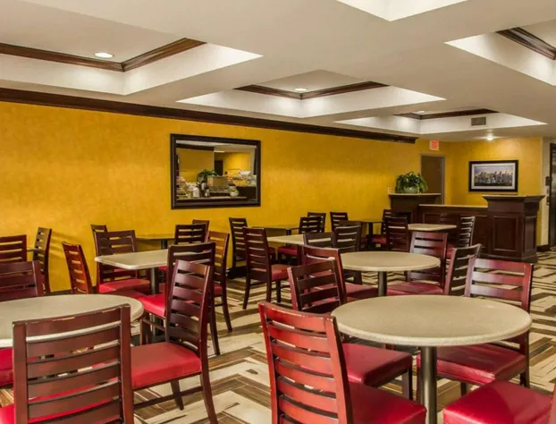 Quality Suites NYC Gateway hotel detail image 3