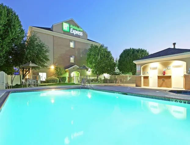 Holiday Inn Express & Suites DFW - Grapevine by IHG hotel detail image 3