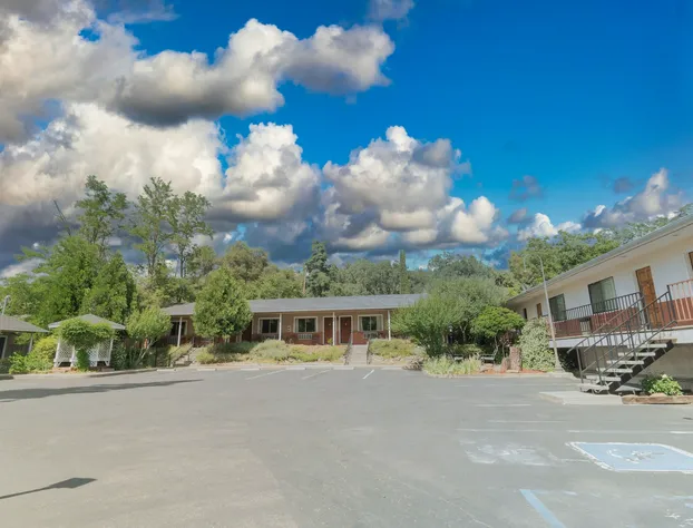 Mariposa Lodge hotel detail image 3