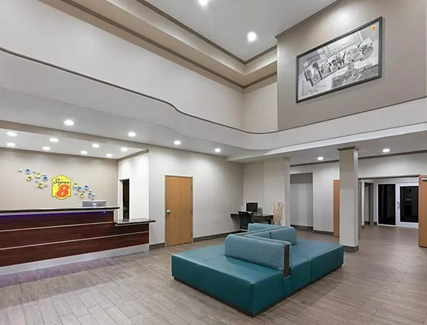 Super 8 by Wyndham San Antonio/Alamodome Area hotel detail image 4