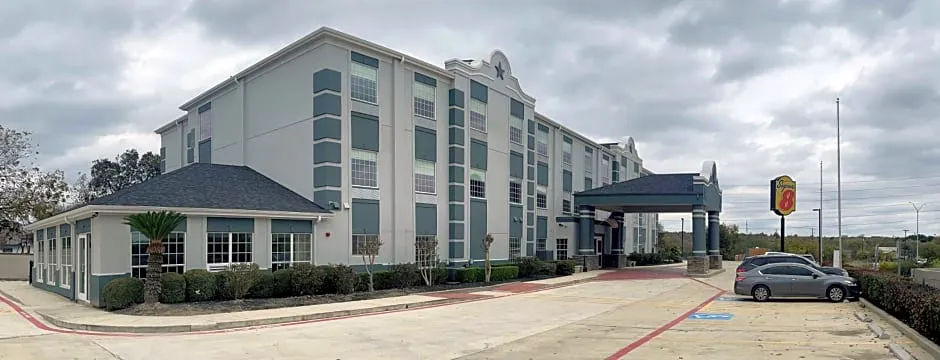 Super 8 by Wyndham San Antonio/Alamodome Area hotel hero