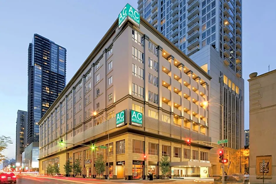 AC Hotels by Marriott Chicago Downtown hotel hero