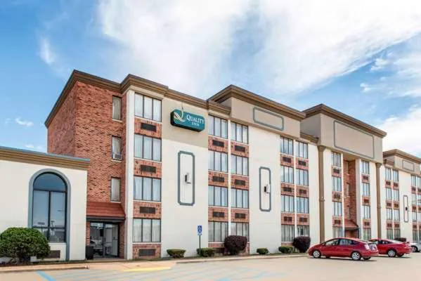 Baymont by Wyndham Festus hotel hero