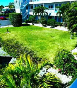 Lantern Inn & Suites hotel hero