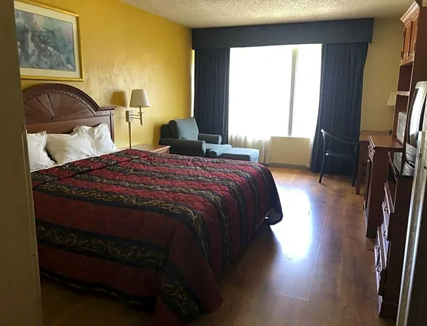 Tulsa I-44 Midtown hotel detail image 3