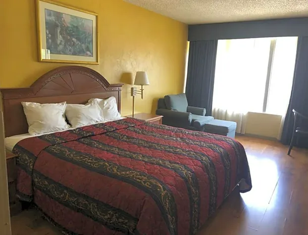 Tulsa I-44 Midtown hotel detail image 4