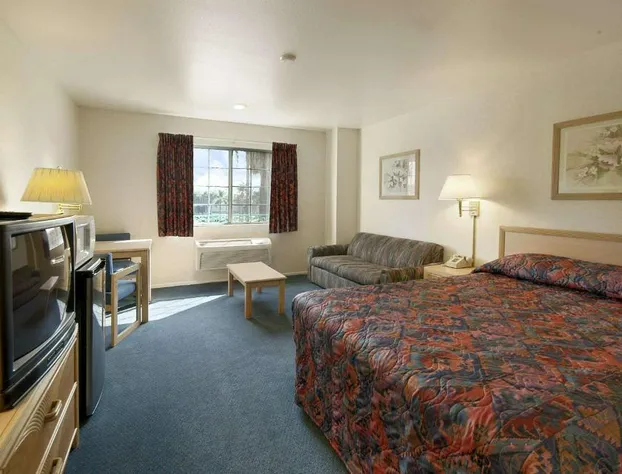 Days Inn by Wyndham Riverside Tyler Mall hotel detail image 1