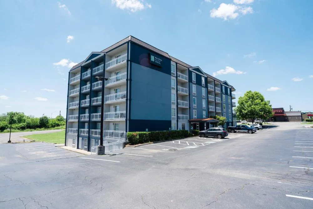 MainStay Suites Knoxville North I-75 hotel hero