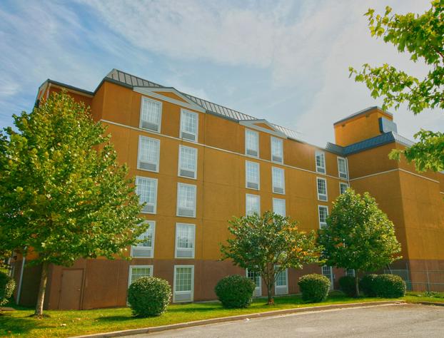 MainStay Suites Knoxville North I-75 hotel detail image 2