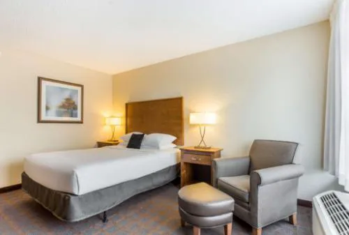 Red Lion Inn & Suites Branson hotel detail image 2