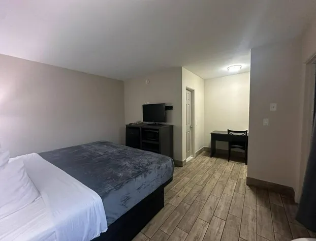 Econo Lodge St. Petersburg Central hotel detail image 2