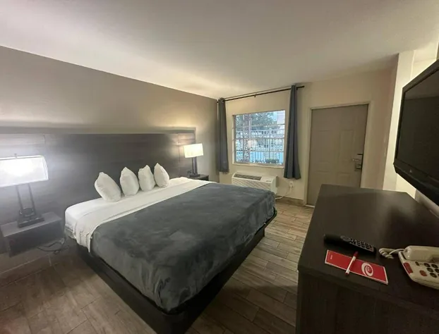 Econo Lodge St. Petersburg Central hotel detail image 3