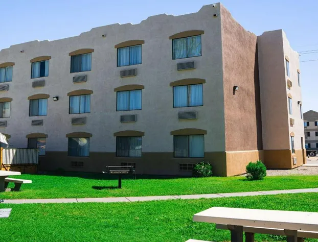 Super 8 by Wyndham Yuma hotel detail image 3