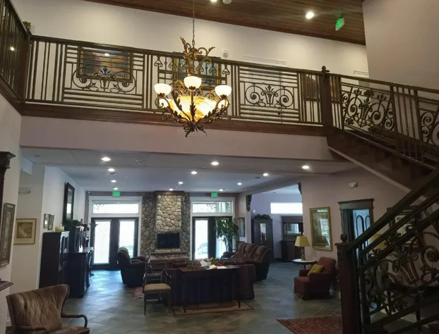 Hearthstone Elegant Lodge by the River hotel detail image 4