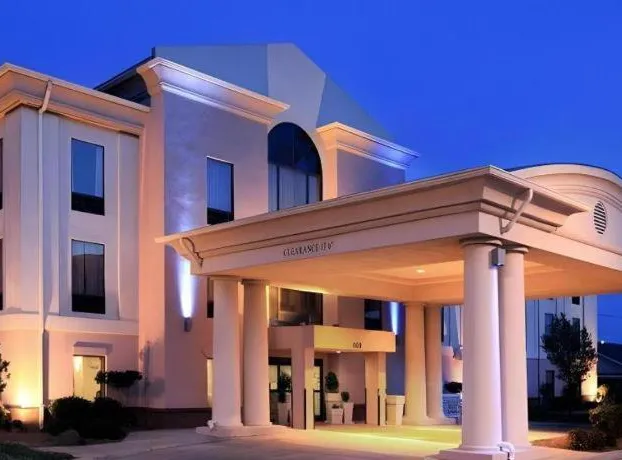 Holiday Inn Express Hotel & Suites Cleveland by IHG hotel detail image 3