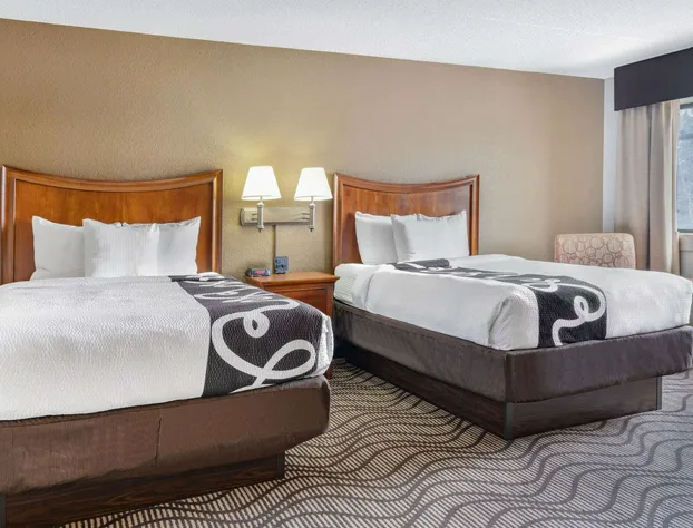 La Quinta Inn & Suites by Wyndham Minneapolis-Minnetonka hotel detail image 4