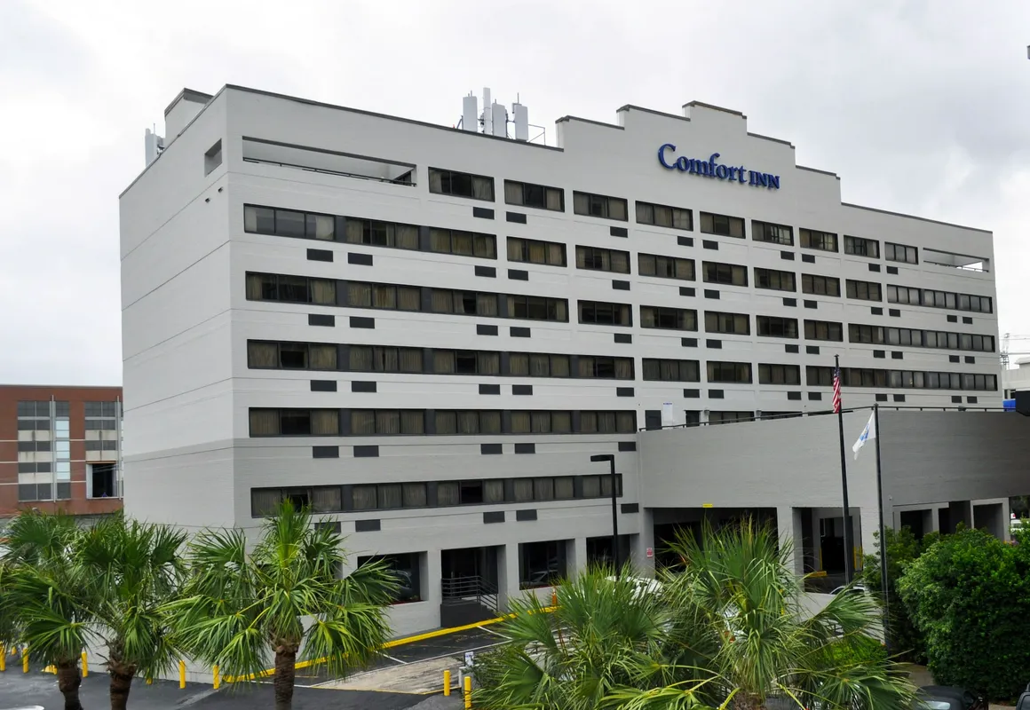 Comfort Inn Downtown Charleston hotel hero