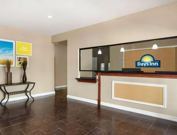 Days Inn by Wyndham San Antonio Near Fiesta Park hotel detail image 4