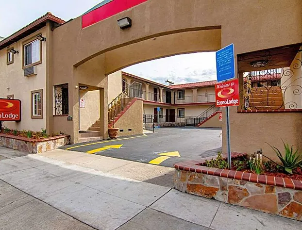 Econo Lodge Long Beach I-405 hotel detail image 1