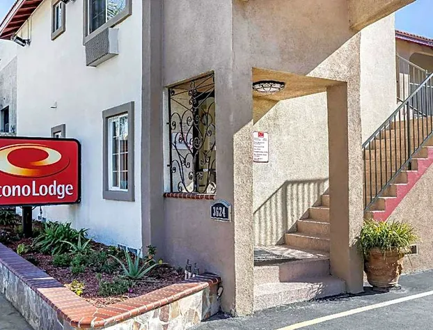 Econo Lodge Long Beach I-405 hotel detail image 4