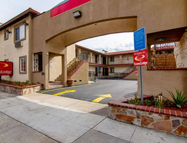 Econo Lodge Long Beach I-405 hotel detail image 2