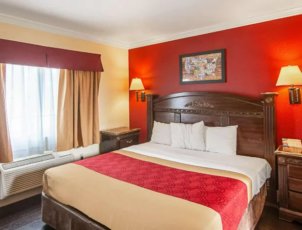 Econo Lodge Long Beach I-405 hotel detail image 4