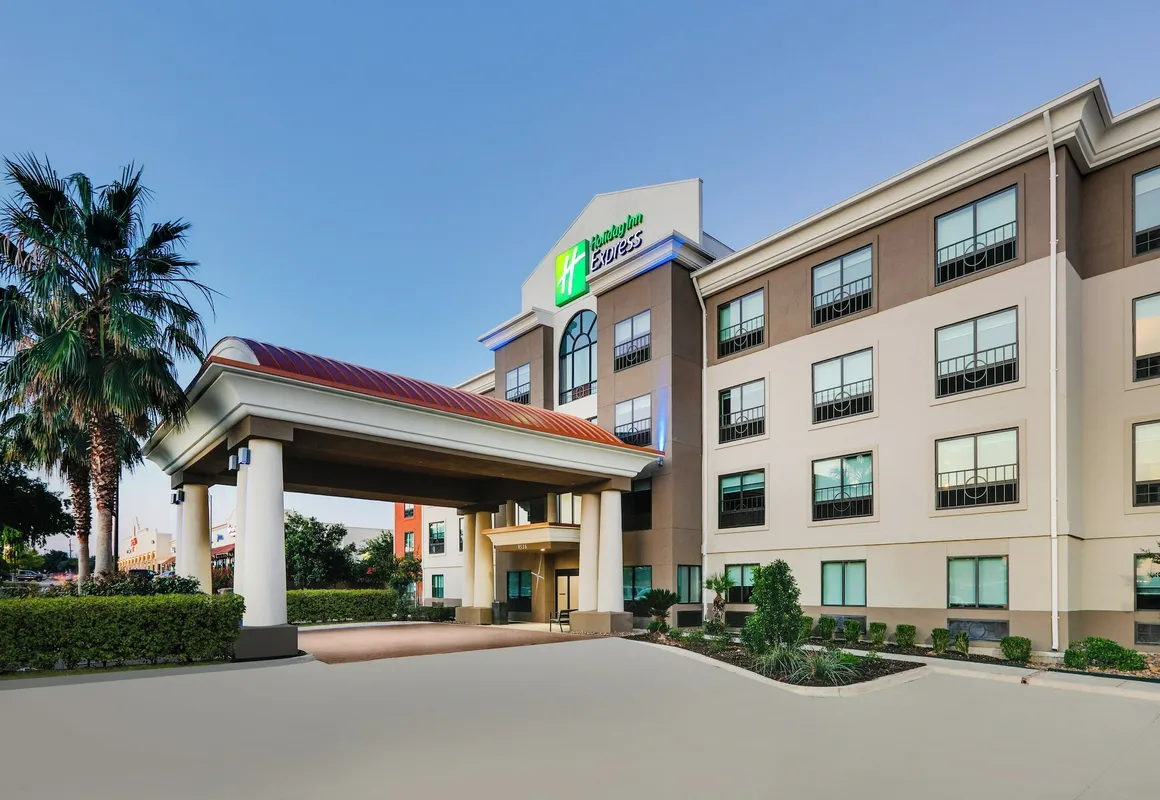 Holiday Inn Express & Suites San Antonio NW near SeaWorld by IHG hotel hero