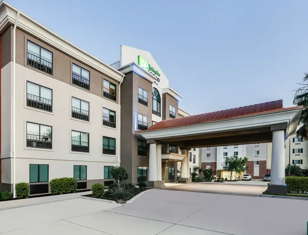 Holiday Inn Express & Suites San Antonio NW near SeaWorld by IHG hotel detail image 2