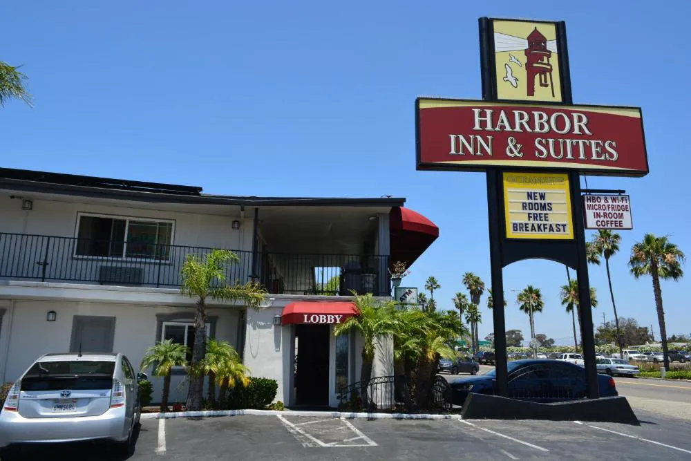 Harbor Inn & Suites hotel hero
