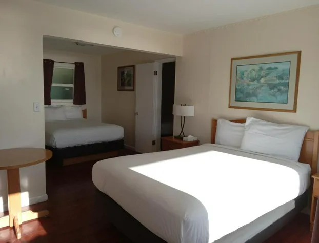 Blue Coast Inn and Suites hotel detail image 4